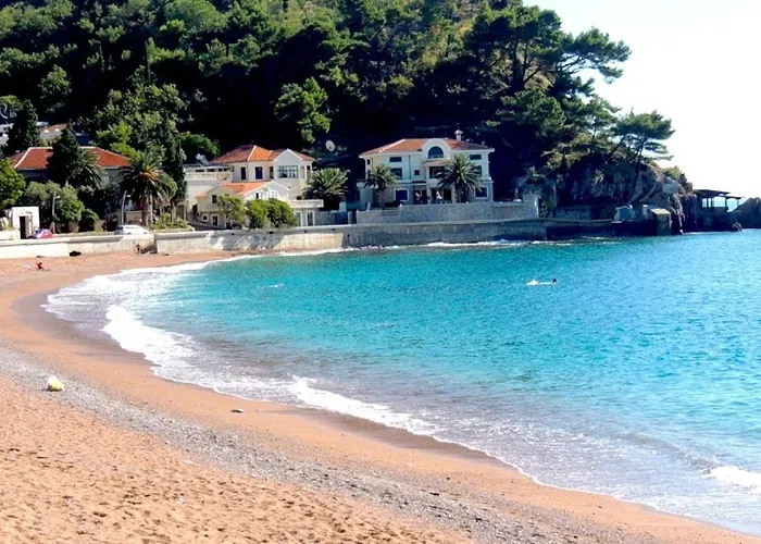 Petrovac Holiday Apartments 1