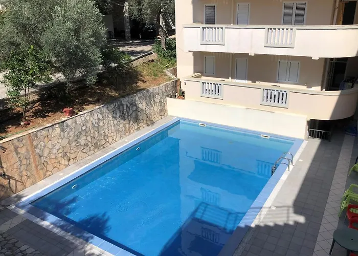 Petrovac Holiday Apartments 1